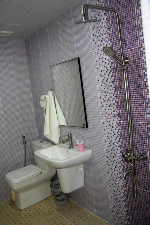 Nice Hotel Jerevan Buitenkant foto