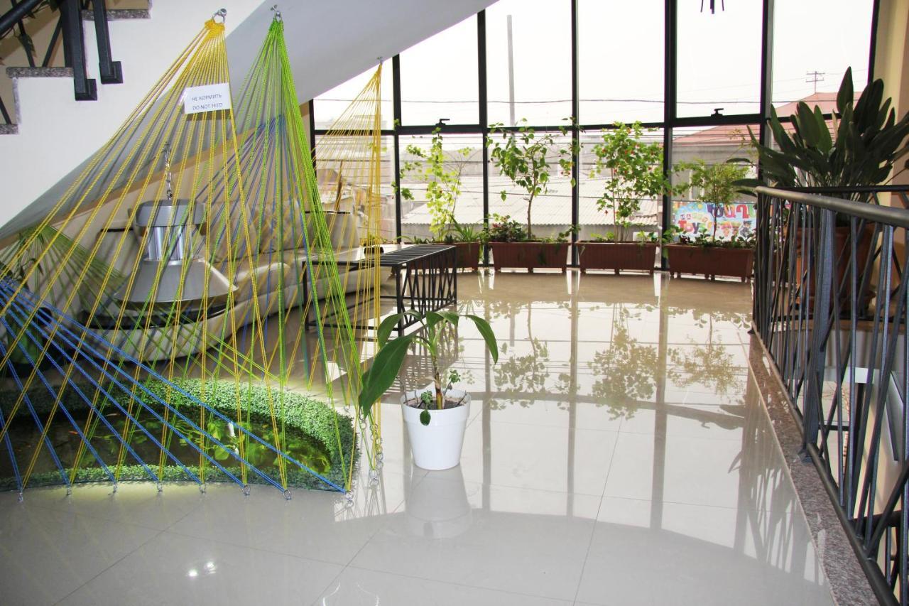 Nice Hotel Jerevan Buitenkant foto